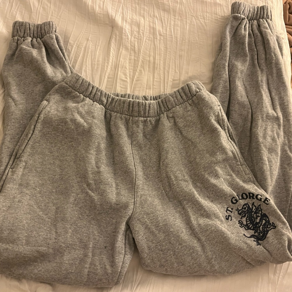 Brandy Melville Saint George Sweatpant